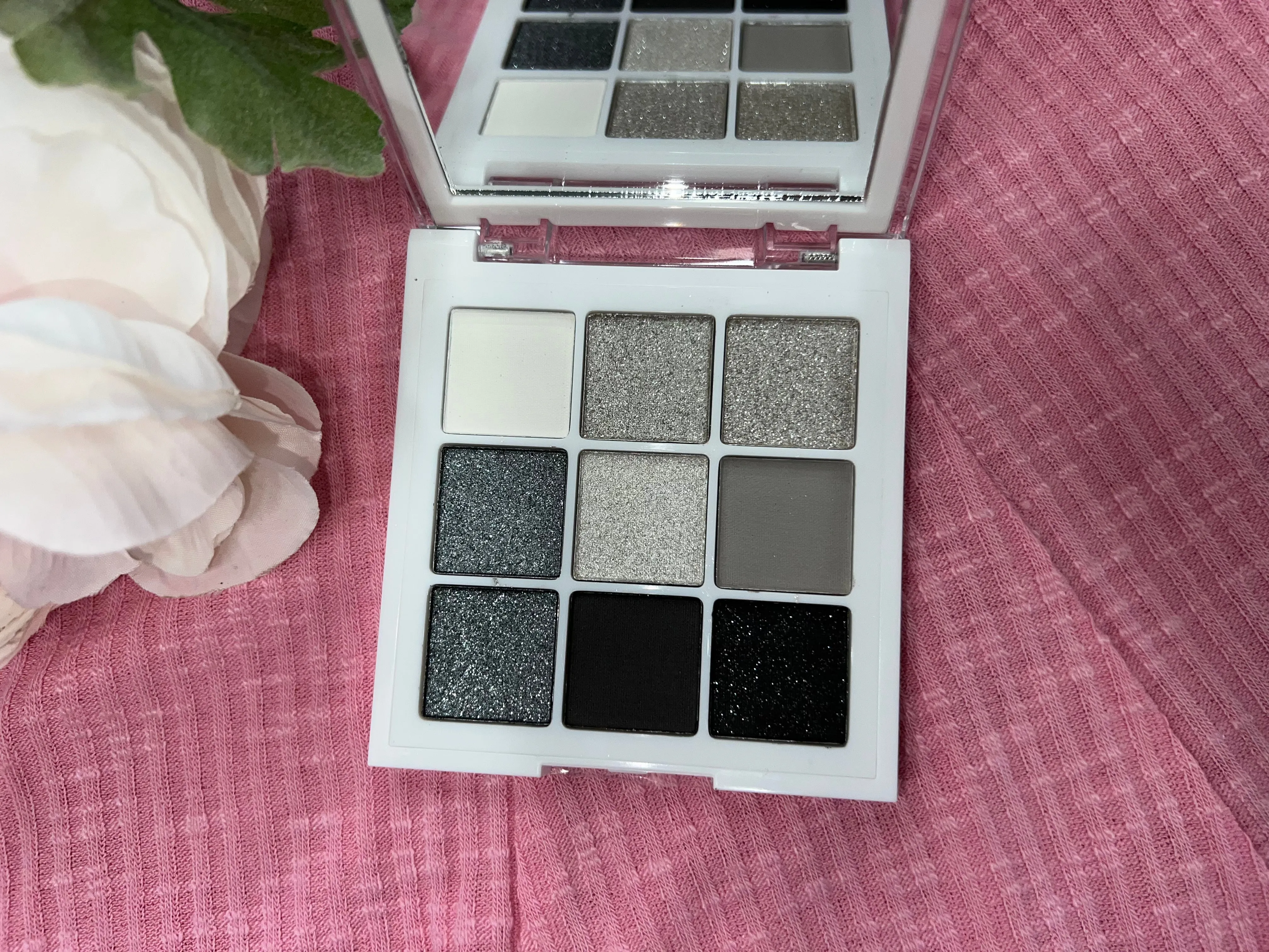 Blowin' Smoke Premium Shadow Palette