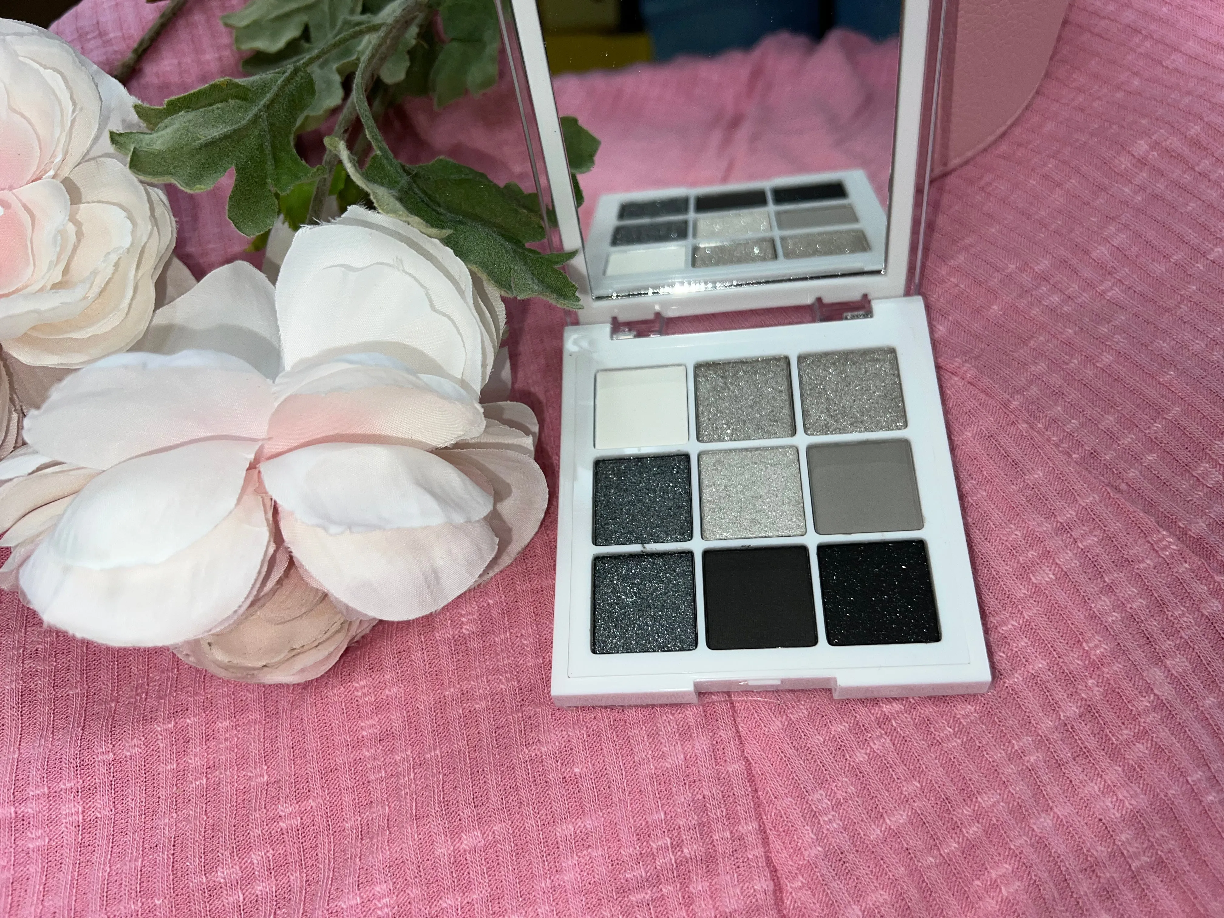 Blowin' Smoke Premium Shadow Palette