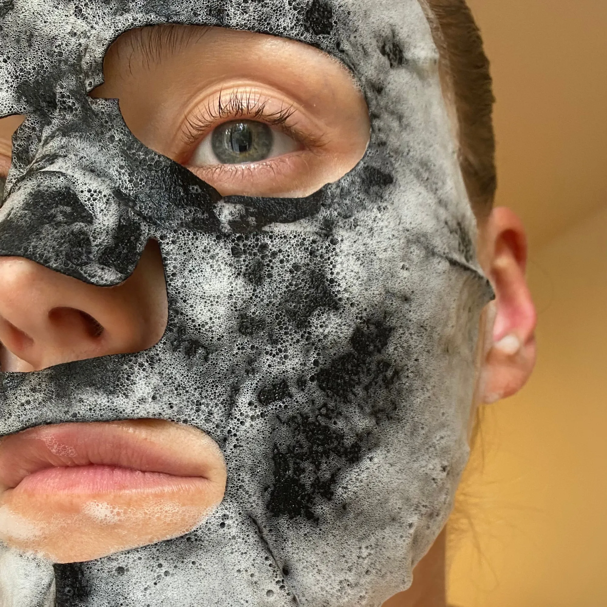DETOXIFYING Bubbling Cleansing Sheet Mask with Activated Charcoal