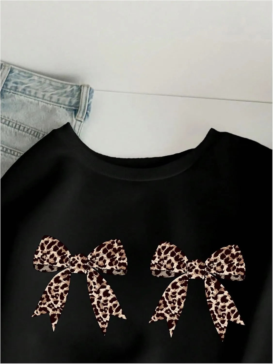 Milumia Women's Leopard Bow Print Sweatshirt Crewneck Long Sleeve Pullovers