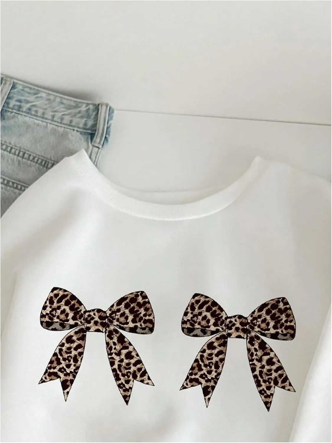Milumia Women's Leopard Bow Print Sweatshirt Crewneck Long Sleeve Pullovers