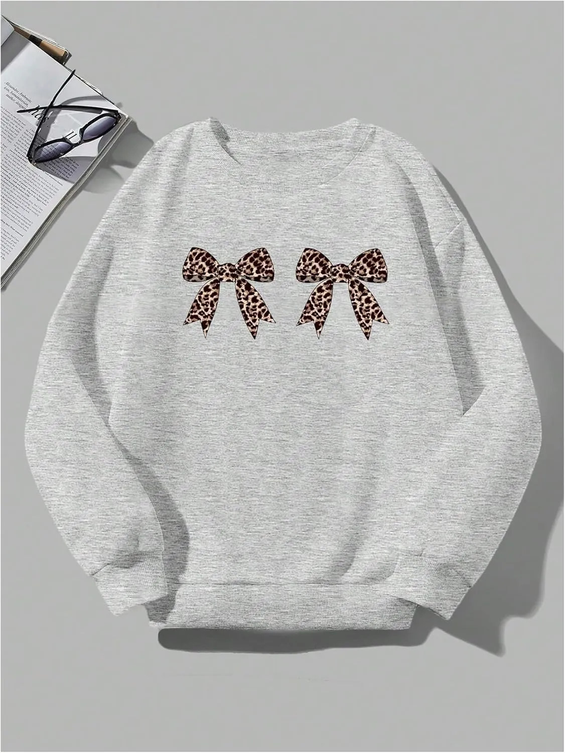Milumia Women's Leopard Bow Print Sweatshirt Crewneck Long Sleeve Pullovers