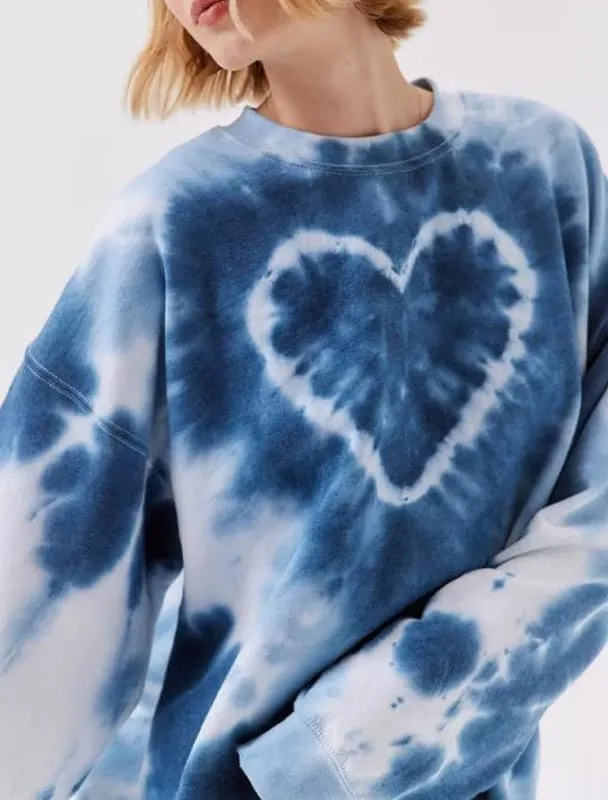 NUFIWI Tie Dye Heart Pattern Crew Neck Sweatshirt Long Sleeve Aesthetic Pink Pullover Tops Oversized Y2K Love Autumn Wear