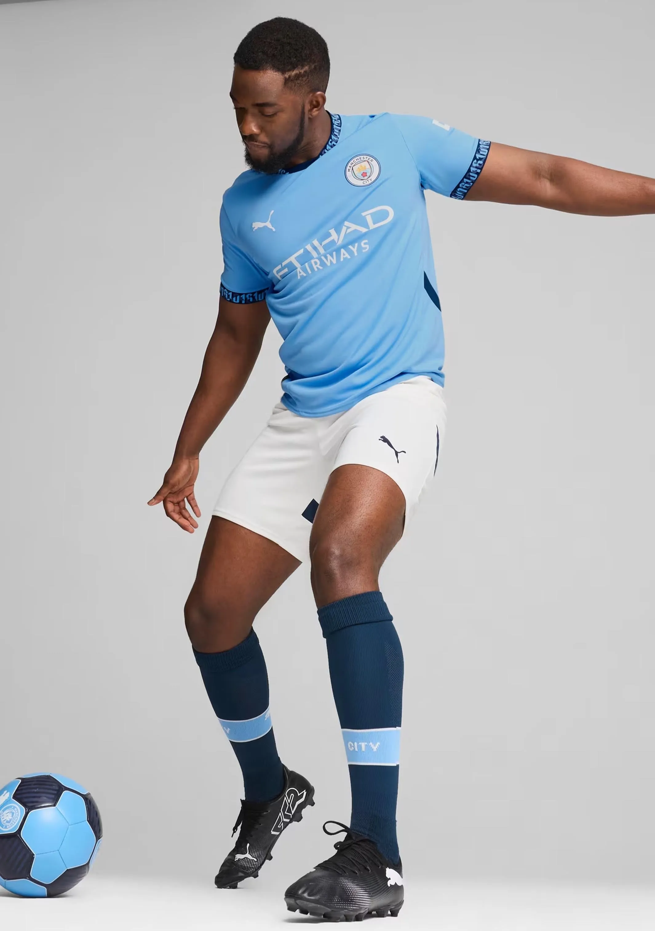 Puma Men’s Manchester City 24/25 Home Jersey with FREE Manchester City Scarf