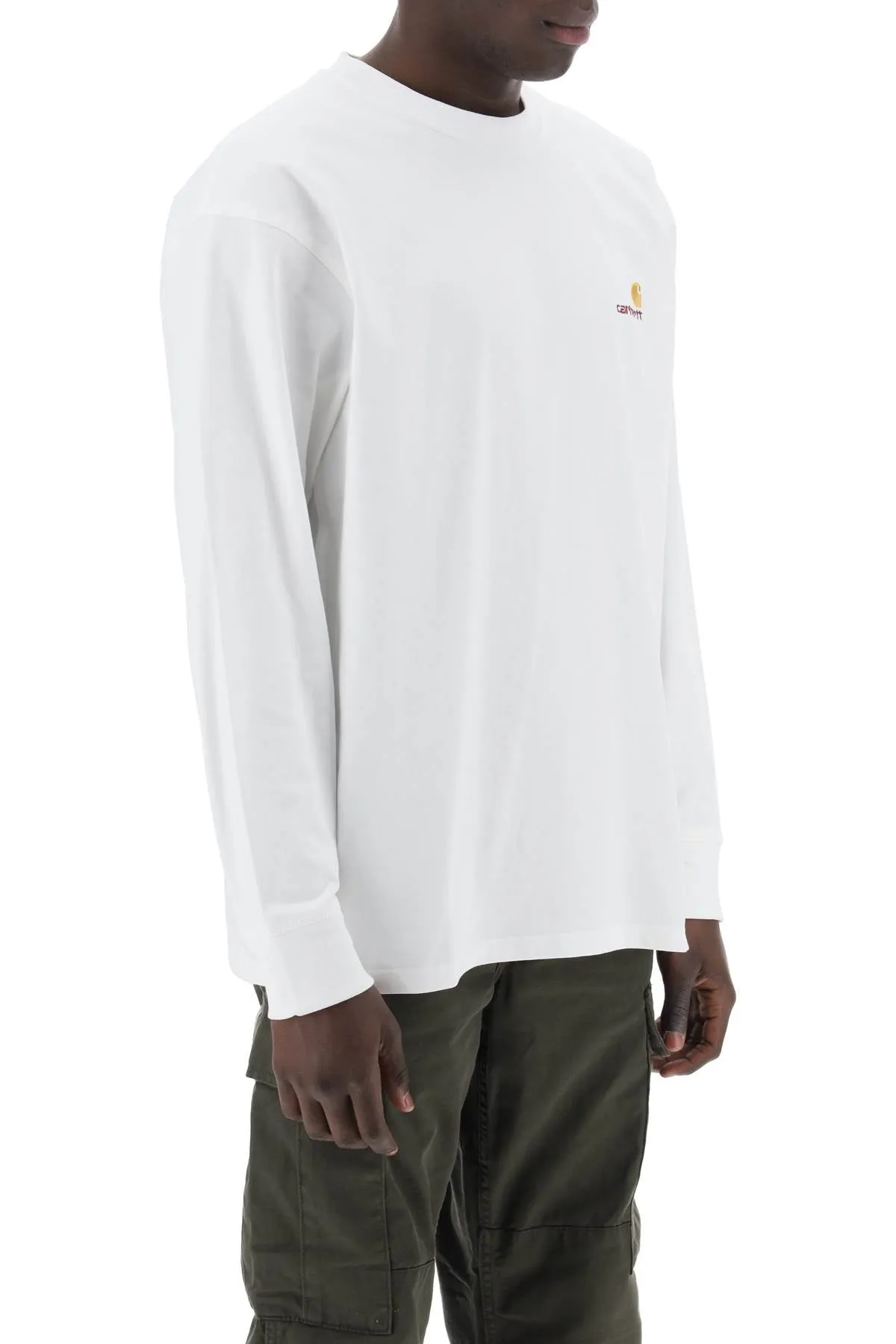 "long-sleeved t-shirt with
