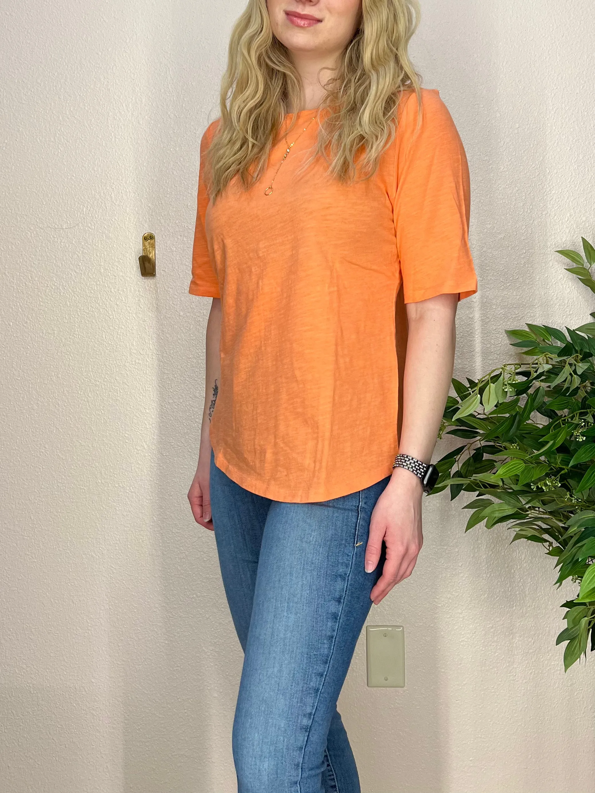 Roundneck Top Short Sleeve Tee