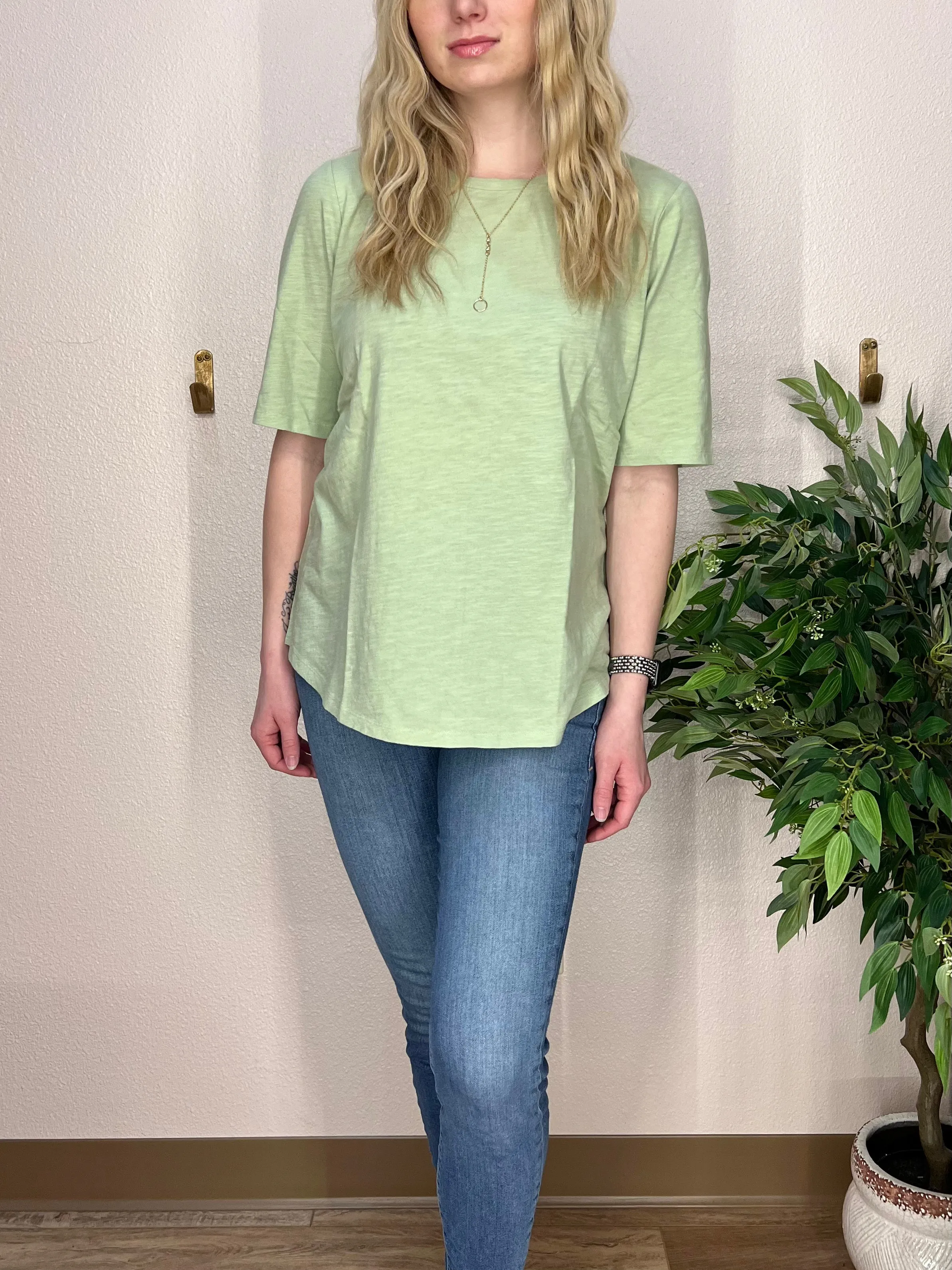Roundneck Top Short Sleeve Tee