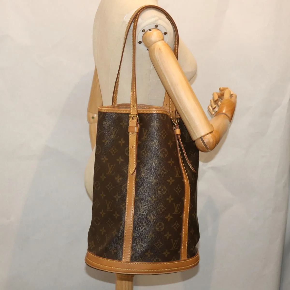 Trendy Inspired Louis Vuitton Bucket Gm Shoulder Bag