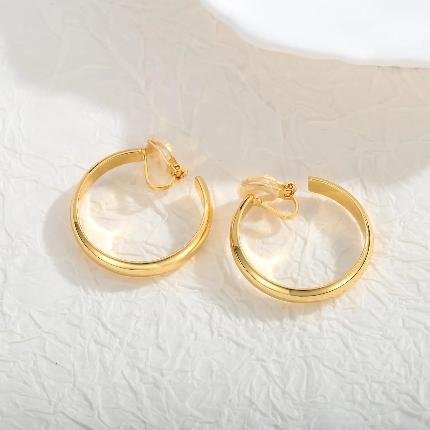 WOWORAMA Gold Clip On Hoop Earrings for Women - Classic Large Chunky Hoops - Non Pierced Minimalistic Clip Earrings