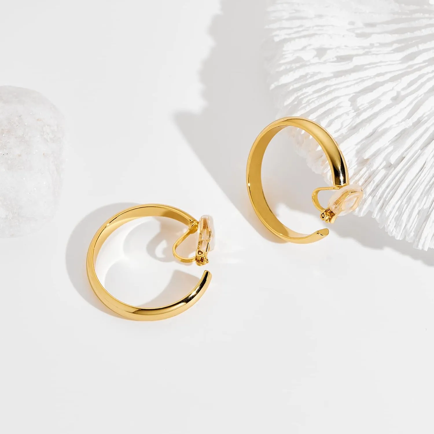 WOWORAMA Gold Clip On Hoop Earrings for Women - Classic Large Chunky Hoops - Non Pierced Minimalistic Clip Earrings