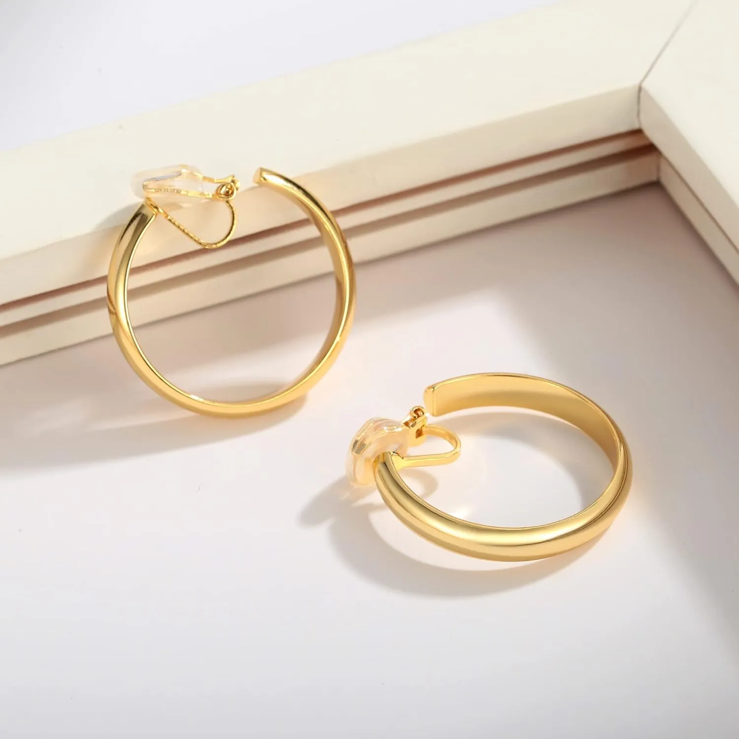 WOWORAMA Gold Clip On Hoop Earrings for Women - Classic Large Chunky Hoops - Non Pierced Minimalistic Clip Earrings